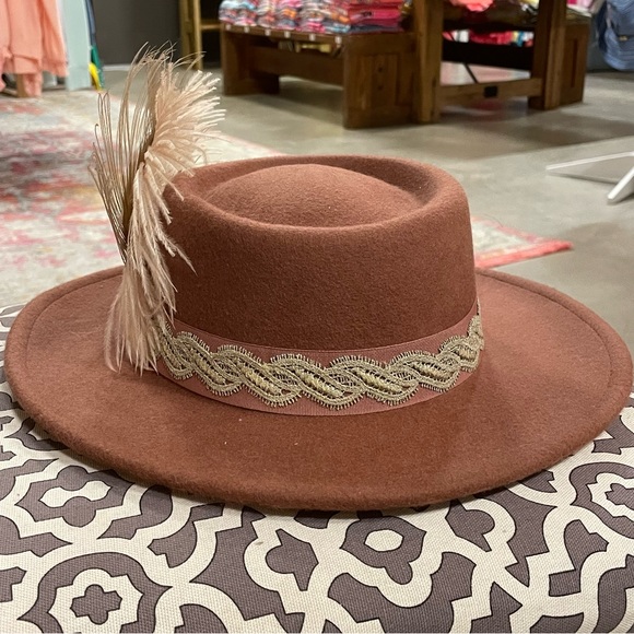 Women’s Felt Hat - Picture 6 of 7